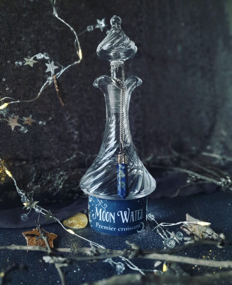 Les Petits Chaudrons - Moon water