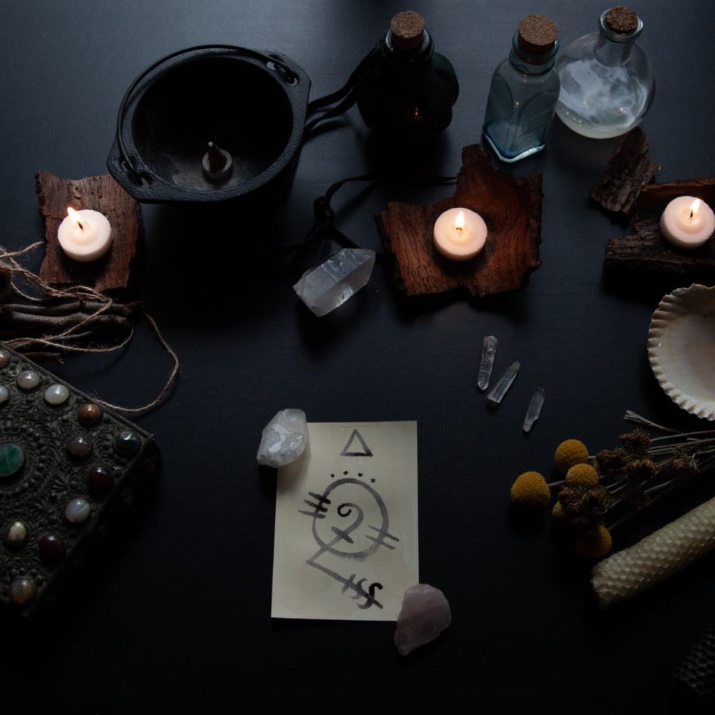Les Petits Chaudrons - Comment créer son amulette magique