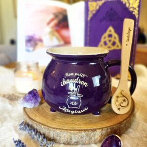 Les petits chaudrons- Mug chaudron violet intuition 2026