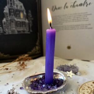 Bougie violette- Les petits chaudrons
